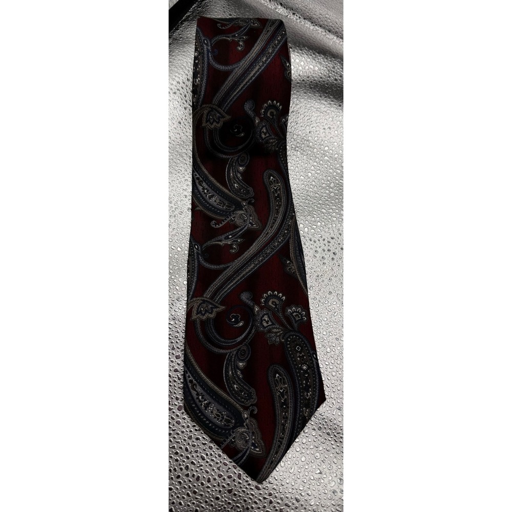 Halston Mens Silk Tie Burgundy Red Paisley Italian Silk Made in USA 4 Inch Width